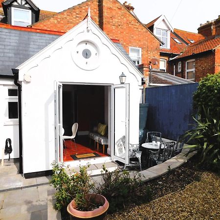 Salty Towers Villa Sheringham Bagian luar foto