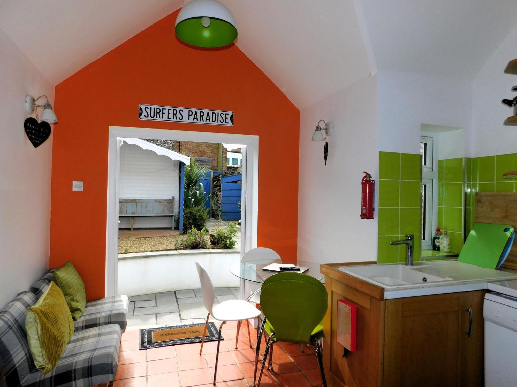 Salty Towers Villa Sheringham Bagian luar foto